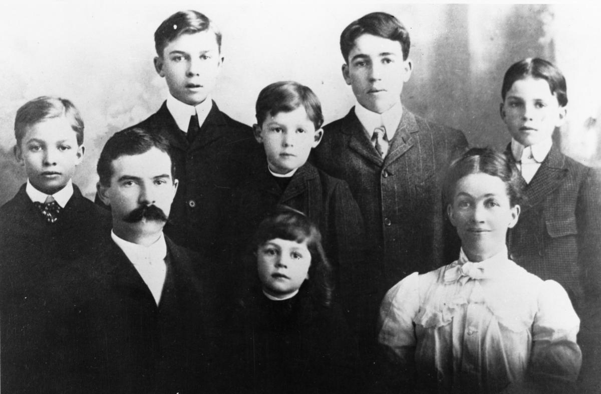 The David and Ida Eisenhower Family, 1902 [62-319]