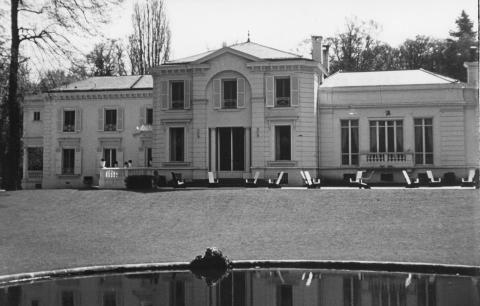 Villa St. Pierre, Marnes-la-Coquette, France [77-18-1355]